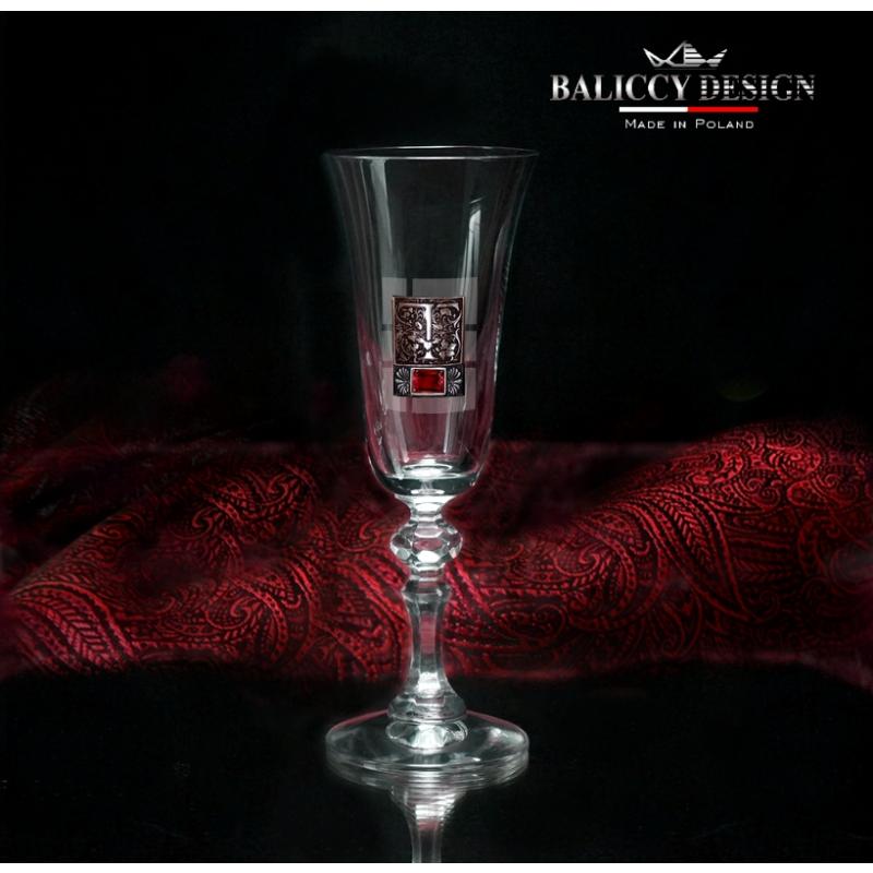 Rotes Champagnerglas