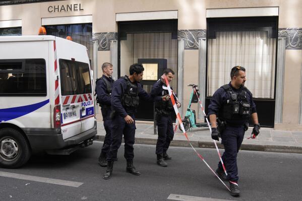 Spektakulärer Raubüberfall auf eine Chanel-Boutique