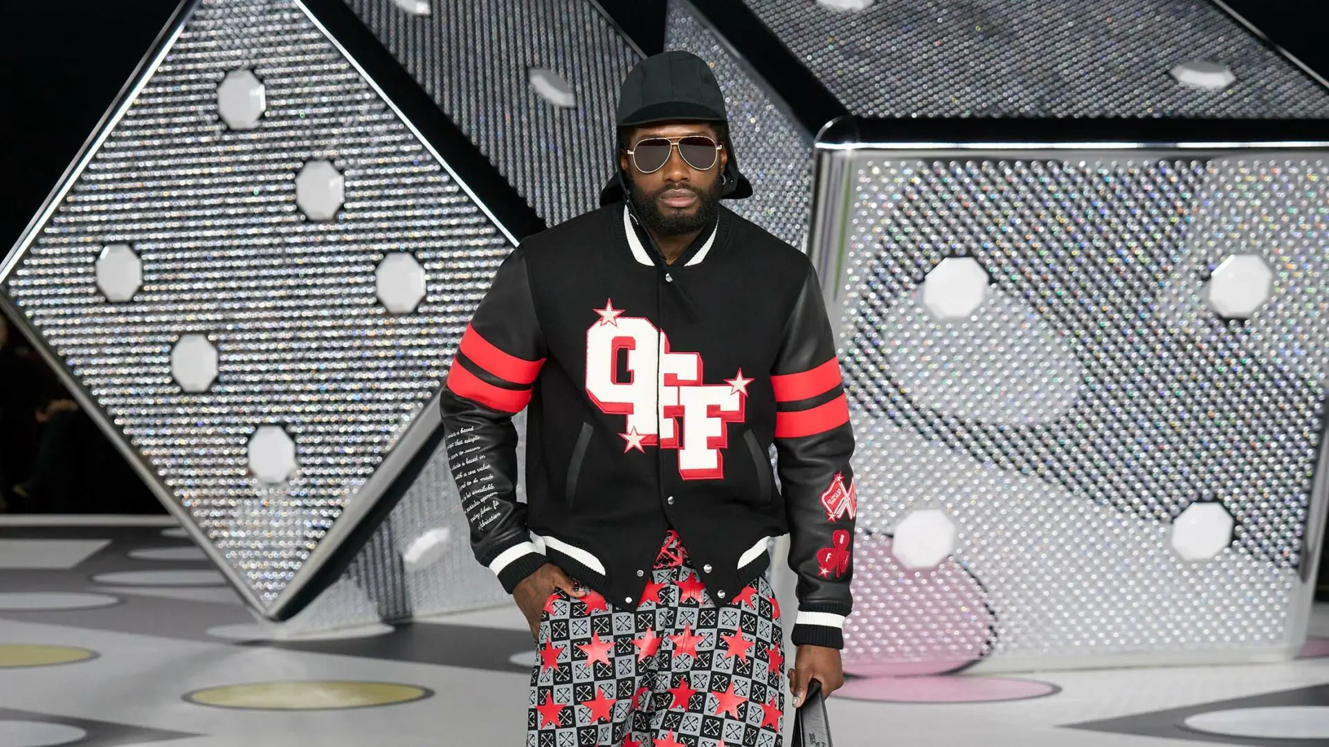 Luxusbekleidungsmarke verkauft