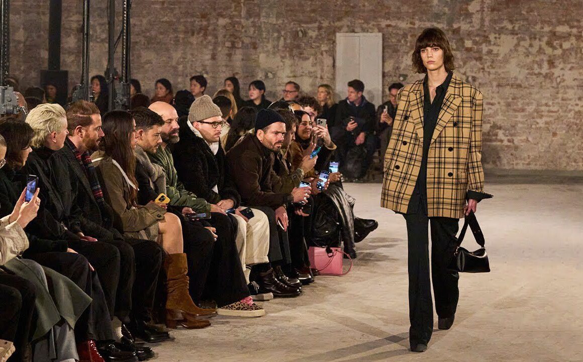 Neue Kollektion Ami Paris Herbst Winter 2025