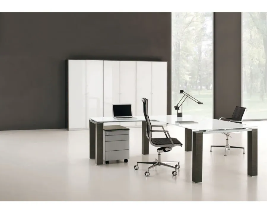 Schreibtisch für das Arbeitszimmer