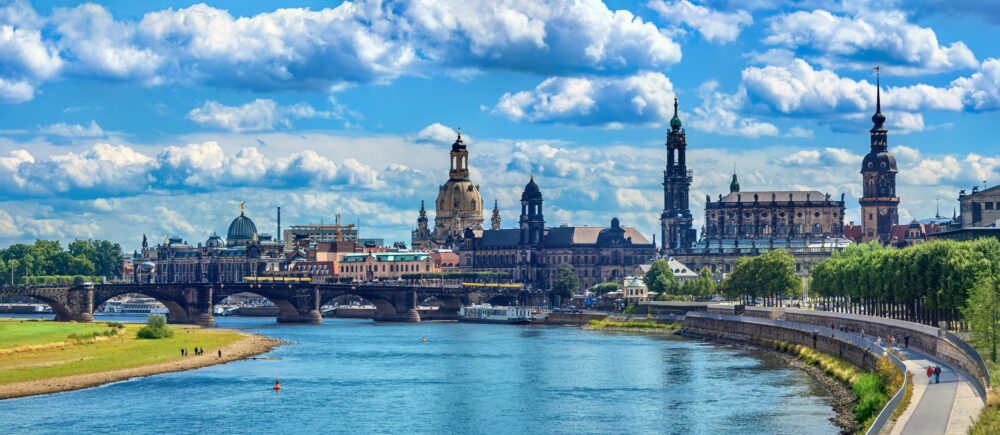 Dresden,,Sachsen,,Deutschland:,Canaletto-ähnlicher,Blick,auf,die, historische,Altstadt